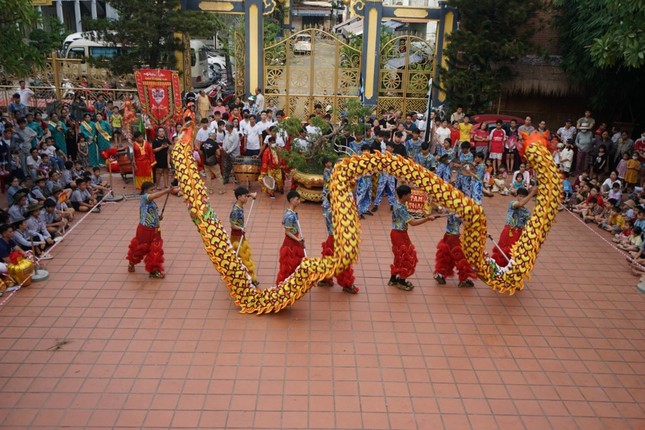 Múa rồng phục vụ thiếu nhi