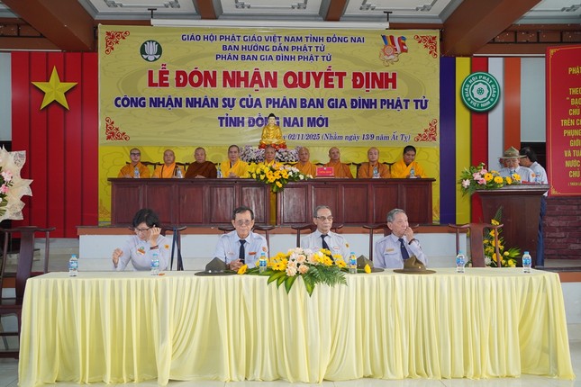 Chư tôn đức chứng minh và các huynh trưởng tham dự Chư tôn đức chứng minh và các huynh trưởng tham dự