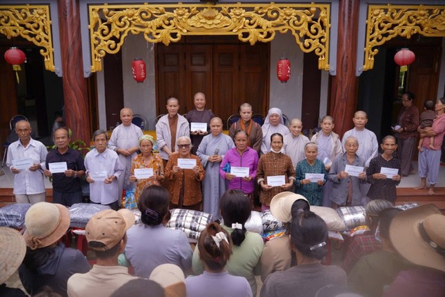 Đoàn Ban Từ thiện xã hội Phật giáo tỉnh Đồng Nai trao quà tại TP.Đà Nẵng Đoàn Ban Từ thiện xã hội Phật giáo tỉnh Đồng Nai trao quà tại TP.Đà Nẵng