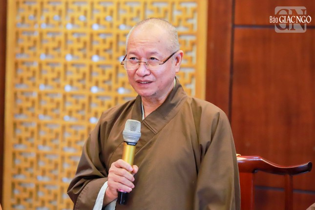 Thượng tọa Thích Trí Định phát biểu đúc kết buổi họp Thượng tọa Thích Trí Định phát biểu đúc kết buổi họp