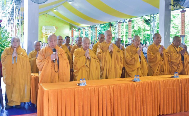 Chư tôn đức Ban Trị sự GHPGVN TP.HCM tham dự