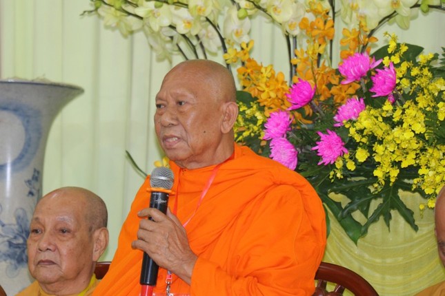 Hòa thượng Thạch Sok Xane ban đạo từ