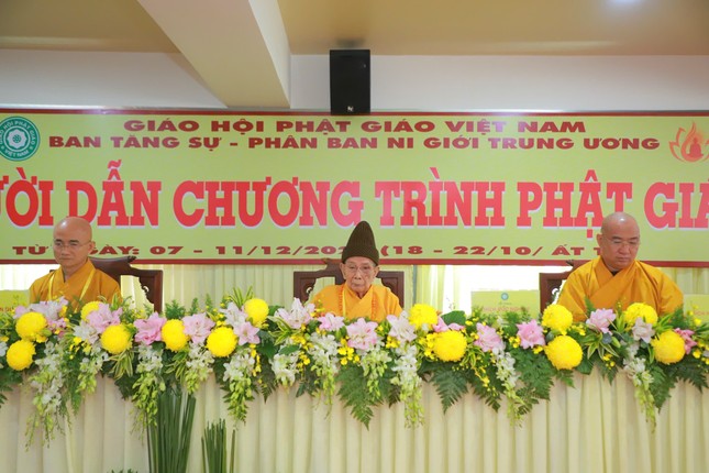 Chư tôn đức chứng minh, tham dự