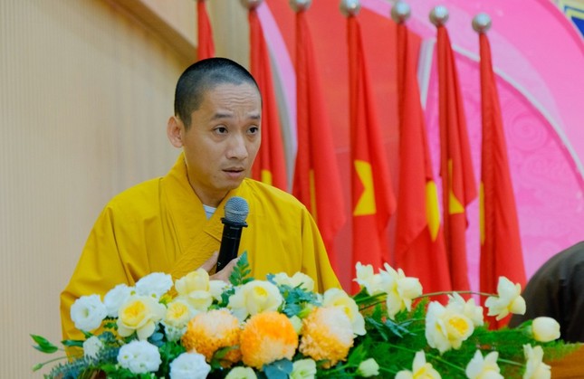 Đại đức Thích Viên Minh trình bày báo cáo tổng kết công tác Phật sự năm 2025 Đại đức Thích Viên Minh trình bày báo cáo tổng kết công tác Phật sự năm 2025