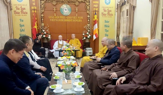 Hòa thượng Thích Thanh Nhiễu tiếp phái đoàn Phật giáo Viên - Hàn Quốc