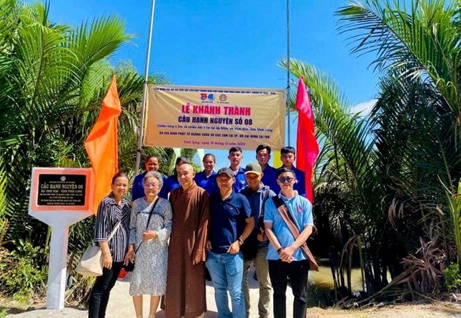 Đoàn từ thiện tại lễ khánh thành cầu Hạnh Nguyện số 8 Đoàn từ thiện tại lễ khánh thành cầu Hạnh Nguyện số 8