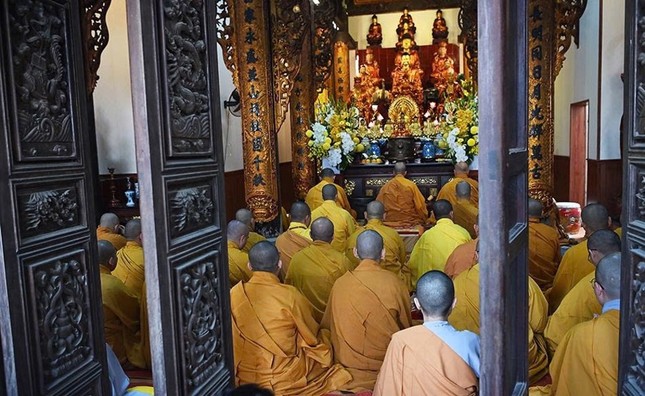 Sơn môn pháp phái trì tụng khóa lễ tưởng niệm cố Trưởng lão Hòa thượng Thích Thanh Tứ