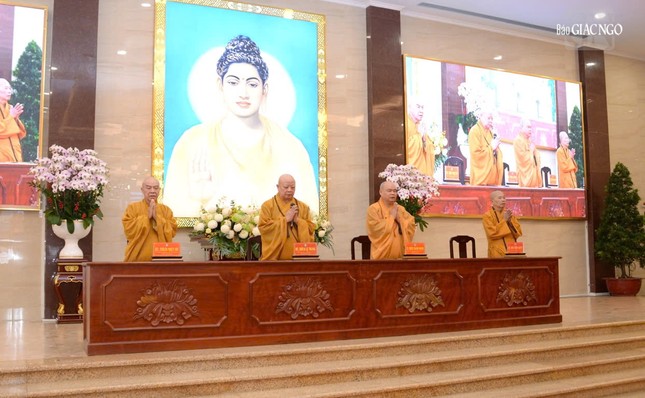 Chư tôn đức Ban Thường trực tham dự