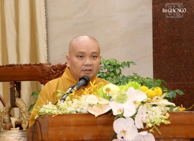 Thượng tọa Thích Trung Nguyện trình hội nghị hoạt động Phật sự trọng điểm trong năm 2026 với 10 mục tiêu và 25 nhiệm vụ.