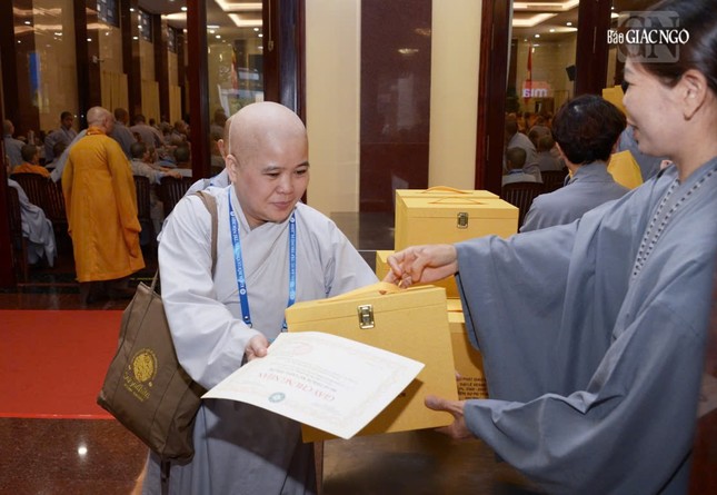 Bế mạc và trao Giấy chứng nhận Tuần huân tu và Khóa bồi dưỡng trụ trì, tại Việt Nam Quốc Tự