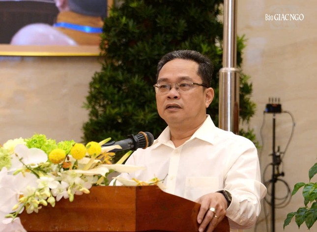 Ông Phạm Minh Tuấn thay mặt lãnh đạo TP.HCM và các sở, ban, ngành phát biểu tại hội nghị