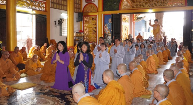 Phật tử tụng 5 giới