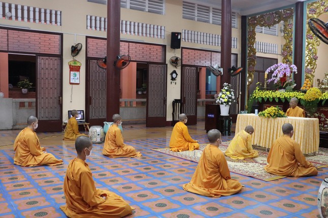 Tọa thiền - Ảnh: Ban TT NGKS