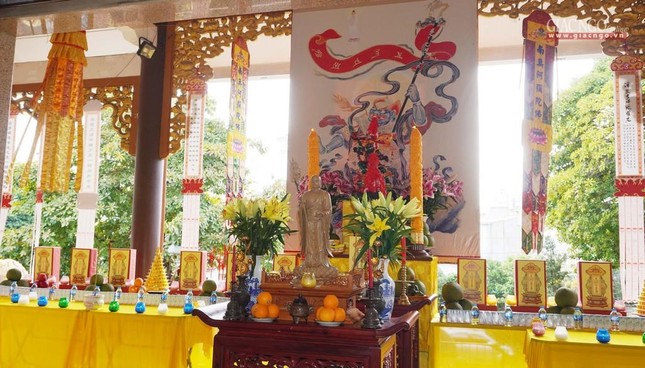Chiều cùng ngày, chư tôn đức chùa Thiền Tôn 2 sẽ thực hiện khóa lễ cầu siêu đồng bào tử nạn vì Covid-19 Chiều cùng ngày, chư tôn đức chùa Thiền Tôn 2 sẽ thực hiện khóa lễ cầu siêu đồng bào tử nạn vì Covid-19