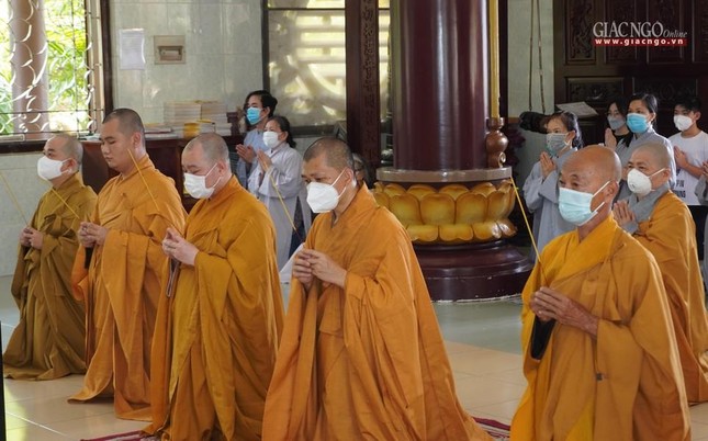 Chư Tăng Ni Phật tử tham dự khóa lễ Chư Tăng Ni Phật tử tham dự khóa lễ