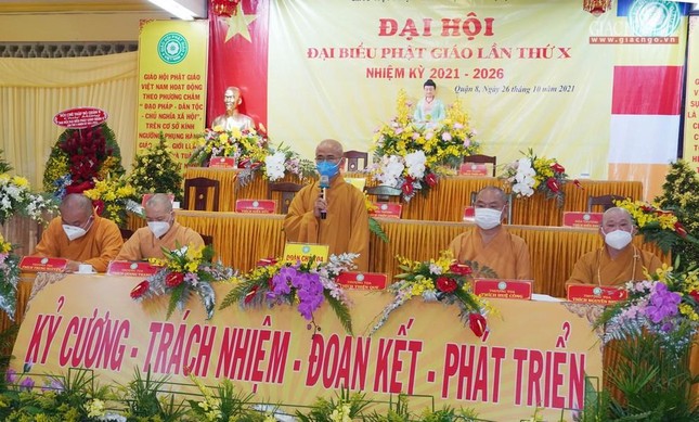 Thượng tọa Thích Thiện Quý thay mặt Thường trực Ban tTrij sự GHPGVN TP.HCM chỉ đạo đại hội