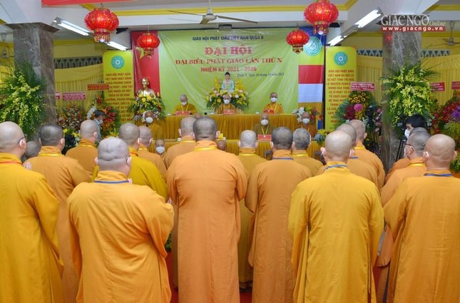 Tân Ban Trị sự GHPGVN quận 8 nhiệm kỳ 2021-2026 gồm có 5 vị trong Ban Chứng minh, 15 vị Ban Thường trực, 12 vị ủy viên