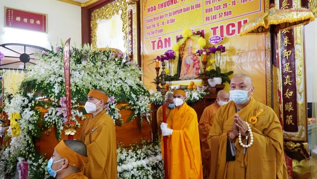 Chư tôn đức Phật giáo huyện Bình Chánh hữu nhiễu kim quan Hòa thượng