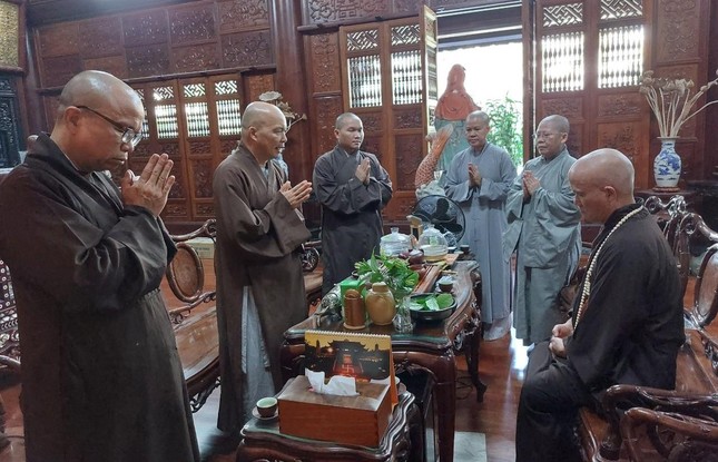 Đoàn đến thăm và chúc mừng Xuân Nhâm Dần đến Thượng tọa Thích Giác Dũng Đoàn đến thăm và chúc mừng Xuân Nhâm Dần đến Thượng tọa Thích Giác Dũng