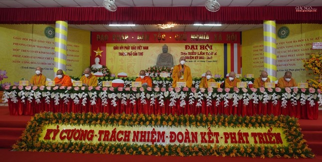 Hòa thượng Thích Huệ Thông đúc kết phiên trù bị - Ảnh: Như Danh Hòa thượng Thích Huệ Thông đúc kết phiên trù bị - Ảnh: Như Danh