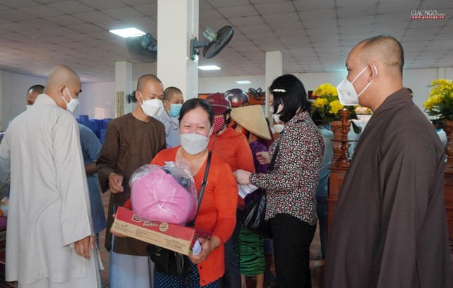 Niềm vui được nhận quà