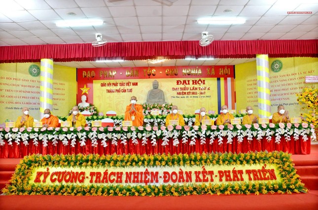 Chư tôn đức Chủ tọa - Ảnh: Hoàng Chiến Chư tôn đức Chủ tọa - Ảnh: Hoàng Chiến