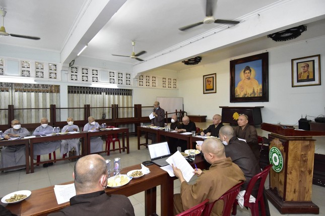 Thượng tọa Thích Quảng Chơn triển khai kế hoạch An cư kiết hạ - Ảnh: Thanh Phong