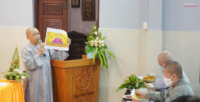 Sư cô Thích nữ Chơn Tịnh, Trưởng Ban Văn hóa GHPGVN quận 12 triển khai mô hình thiết trí tại lễ đài chính Sư cô Thích nữ Chơn Tịnh, Trưởng Ban Văn hóa GHPGVN quận 12 triển khai mô hình thiết trí tại lễ đài chính