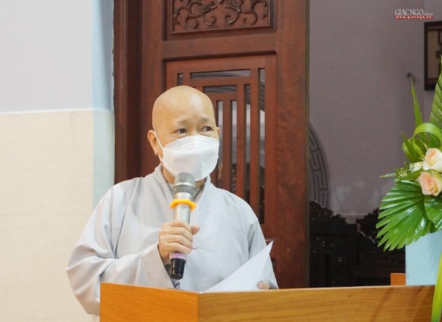 Ni sư Thích nữ Huệ Trí báo cáo về thu chi tài chính Ni sư Thích nữ Huệ Trí báo cáo về thu chi tài chính