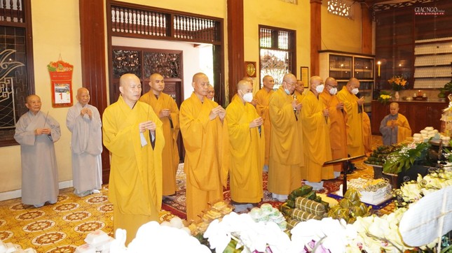 Chư tôn giáo phẩm niêm hương tưởng niệm Chư tôn giáo phẩm niêm hương tưởng niệm