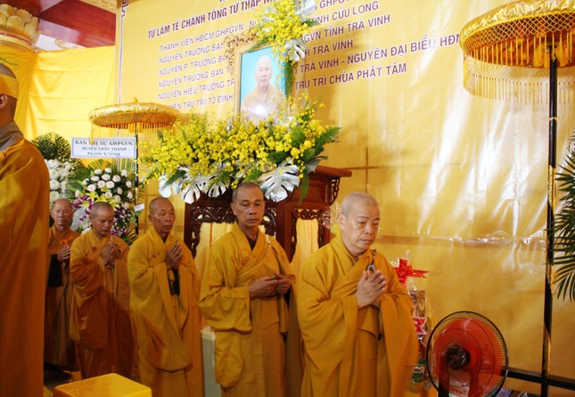 Chư tôn đức Phật giáo tỉnh Trà Vinh nhiễu kim quan