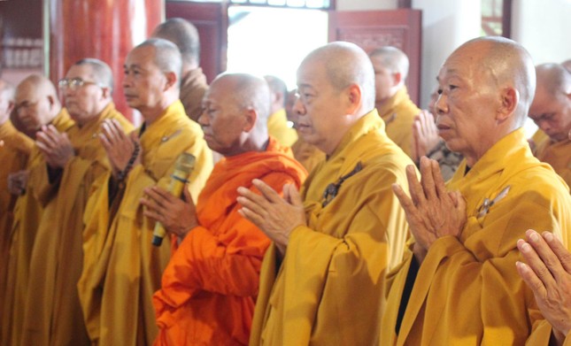 Chư tôn đức Phật giáo tỉnh Trà Vinh tưởng niệm Hòa thượng Thích Nhựt Huệ sáng 11-5