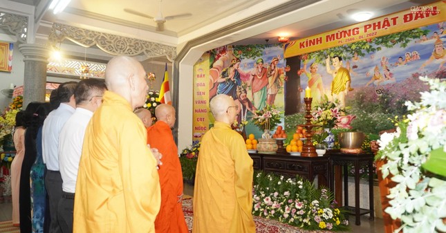 Trang nghiêm khóa lễ mừng Phật đản sanh Trang nghiêm khóa lễ mừng Phật đản sanh