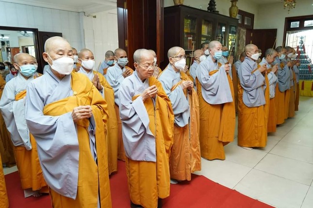 Chư Ni tưởng niệm