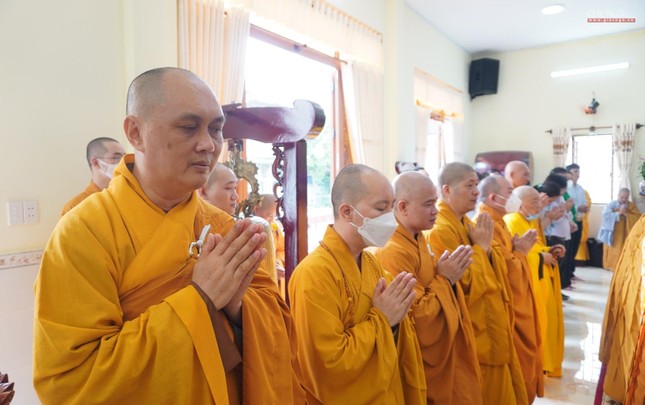 Chư tôn đức Phật giáo quận 3 tham dự lễ an vị Phật tại chùa Phước Quang Chư tôn đức Phật giáo quận 3 tham dự lễ an vị Phật tại chùa Phước Quang