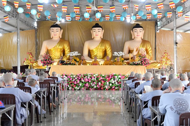 Khóa tụng kinh buổi sáng