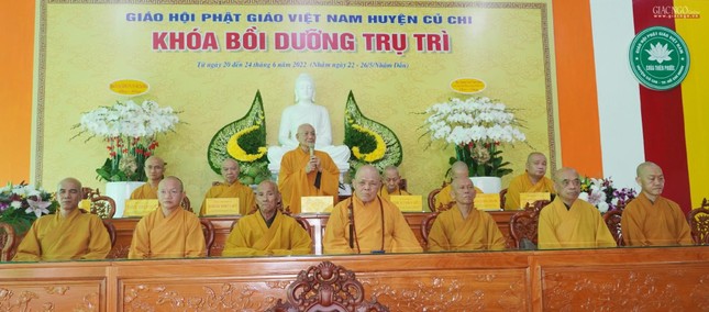 Hòa thượng Thích Minh Thông ban đạo từ chứng minh