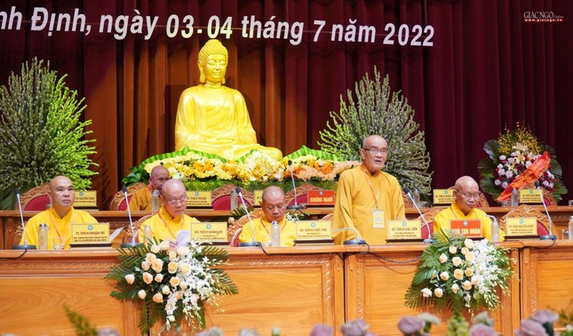 Hòa thượng Thích Giác Liêm điều hành phiên trù bị