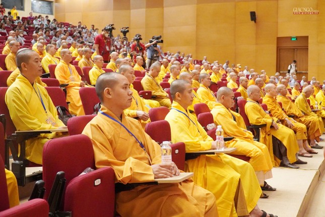 Chư tôn đức đại biểu