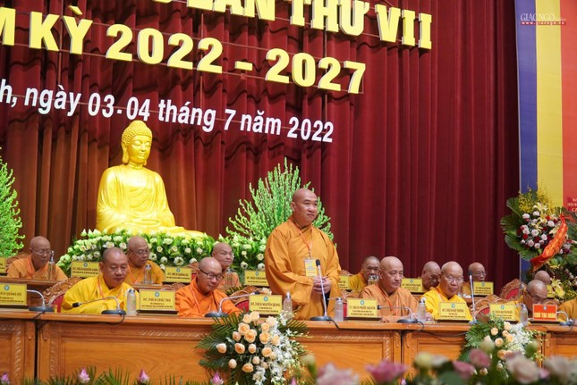 Thượng tọa Thích Phước Nguyên chủ tọa