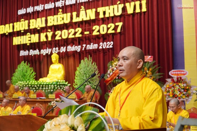 Thượng tọa Thích Đồng Thành thay mặt Tiểu ban Nhân sự giới thiệu thành phần nhân sự dự kiến