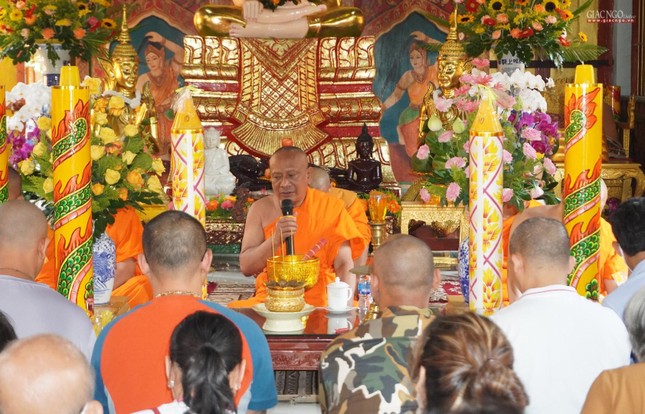 Hòa thượng Danh Lung chúc lành đến Phật tử Hòa thượng Danh Lung chúc lành đến Phật tử