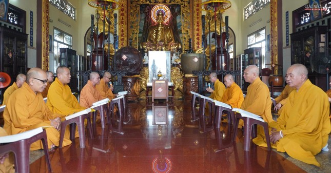 Chư Tăng trường hạ trong thời khóa tụng kinh sáng Chư Tăng trường hạ trong thời khóa tụng kinh sáng