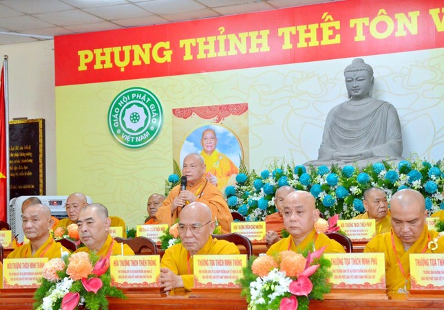 Hòa thượng Thích Thiện Nhơn ban đạo từ chứng minh
