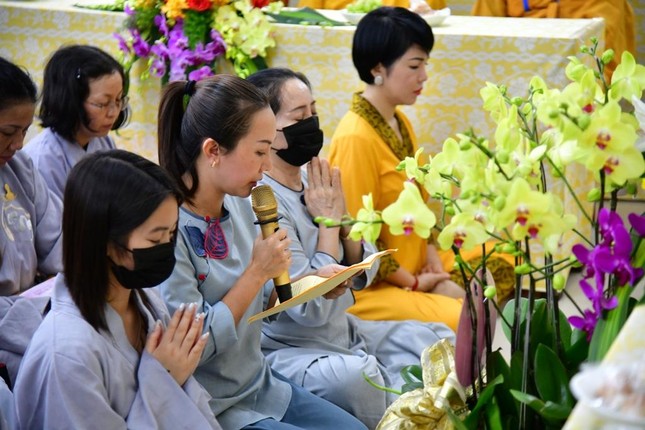 Phật tử Chơn Từ Mẫn tác bạch Phật tử Chơn Từ Mẫn tác bạch