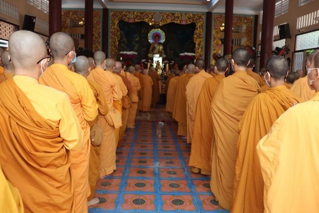 Trang nghiêm khóa lễ tại chánh điện tổ đình Ngọc Phương Trang nghiêm khóa lễ tại chánh điện tổ đình Ngọc Phương