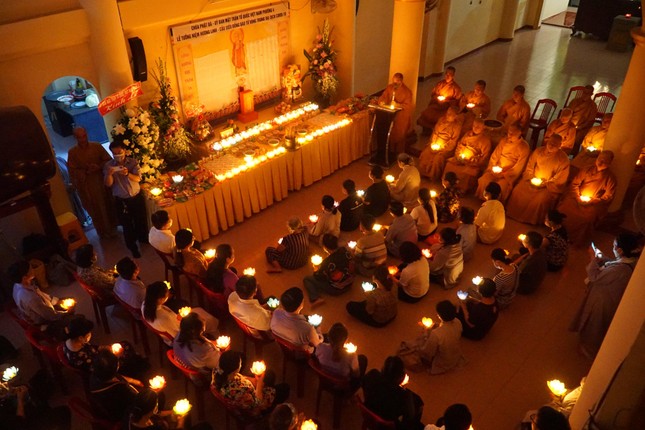 Lễ tưởng niệm đồng bào tử vong trong đại dịch Covid-19 tối 17-8 tại chùa Phật Đà Lễ tưởng niệm đồng bào tử vong trong đại dịch Covid-19 tối 17-8 tại chùa Phật Đà