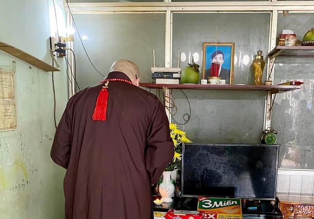 Đoàn đã đến thăm gia đình có 2 em nhỏ mồ côi