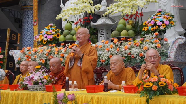 Hòa thượng Thích Giác Thuận ban đạo từ