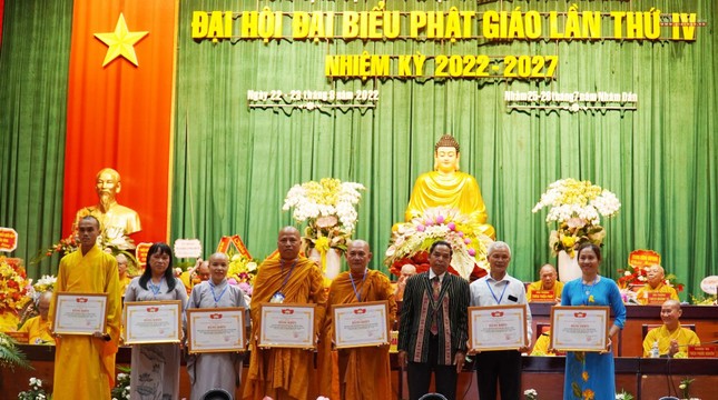 Có 8 tập thể nhận Bằng khen của Ủy ban MTTQVN tỉnh